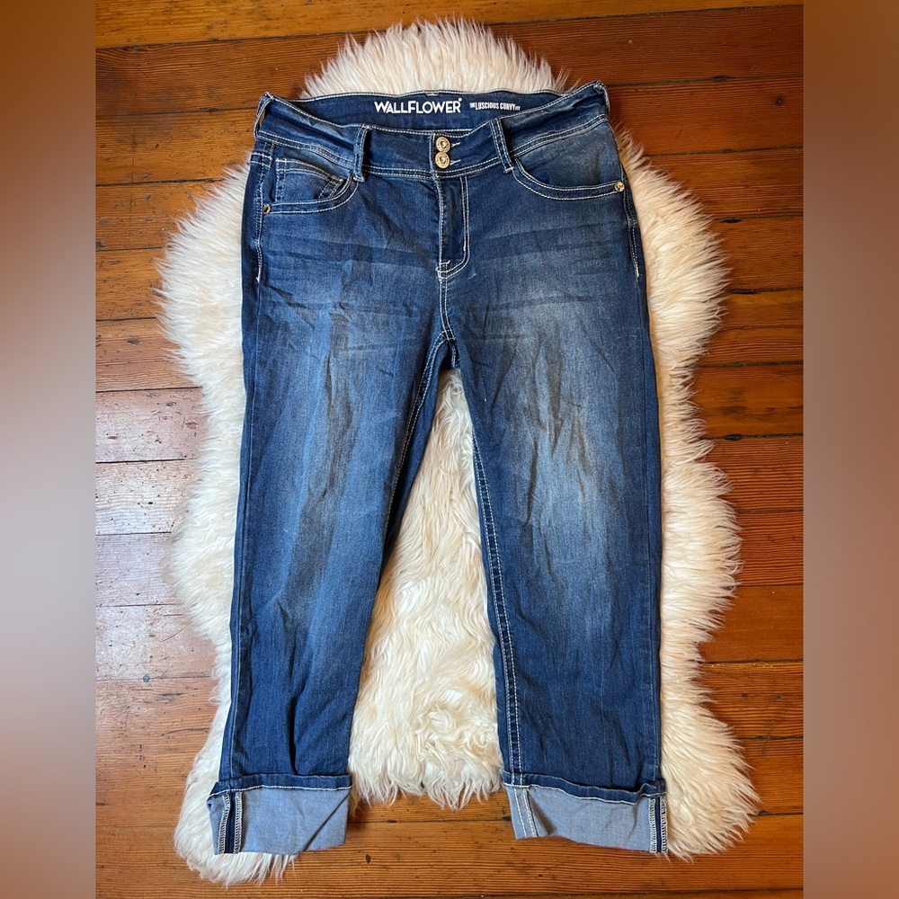 Wallflower Blue Denim Cropped Capris Women's Jeans